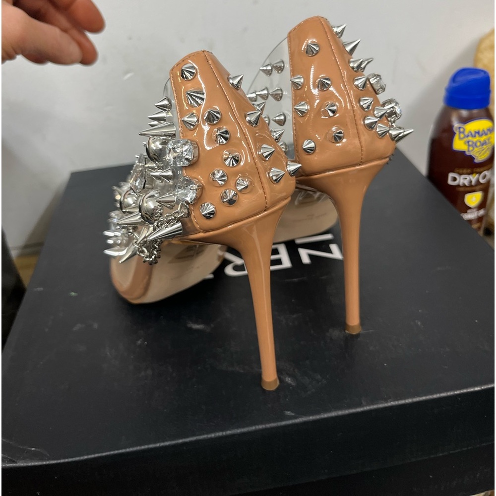 Steve Madden pumps